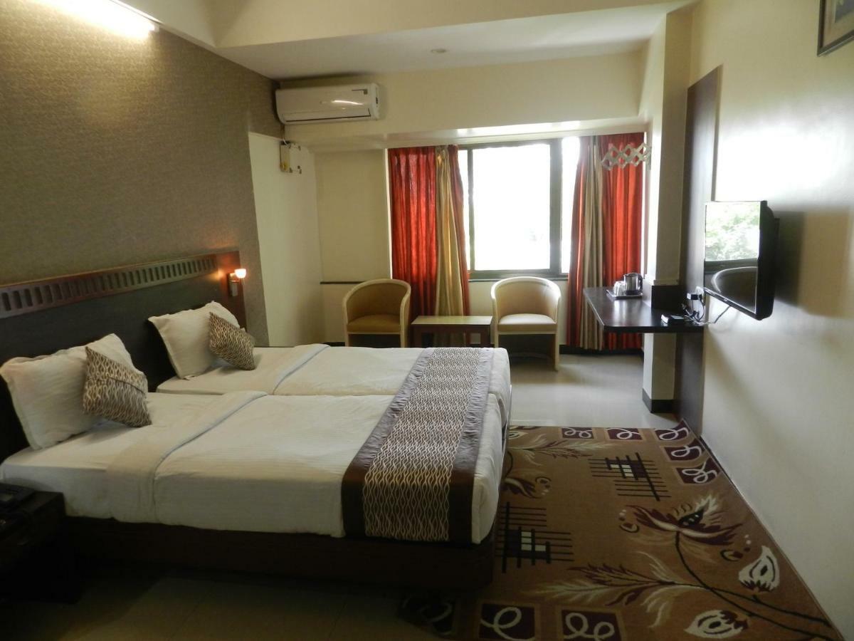 Hotel Ayodhya Kolhapur Exterior photo