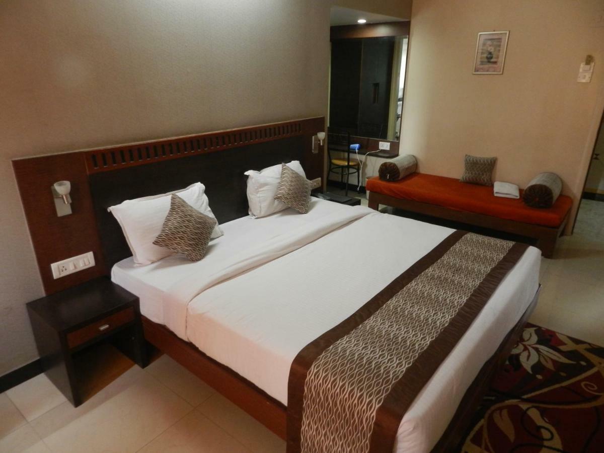 Hotel Ayodhya Kolhapur Exterior photo